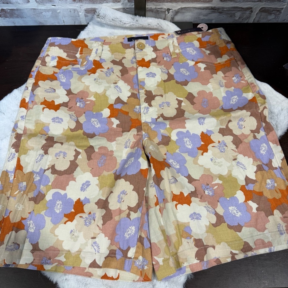 NYDJ Floral Women's Shorts - Multicolor size 8